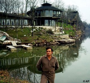 johnnycashhouseap_468x429
